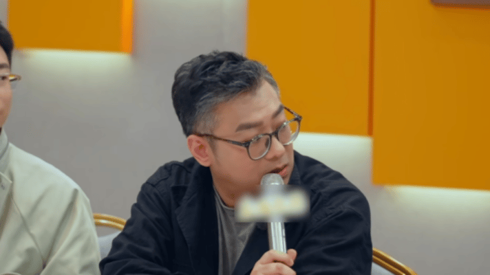 萧敬腾梁源在音综吵起来了音综现场直接开辩也太敢了！梁源点评有抄袭争议的歌手，萧敬