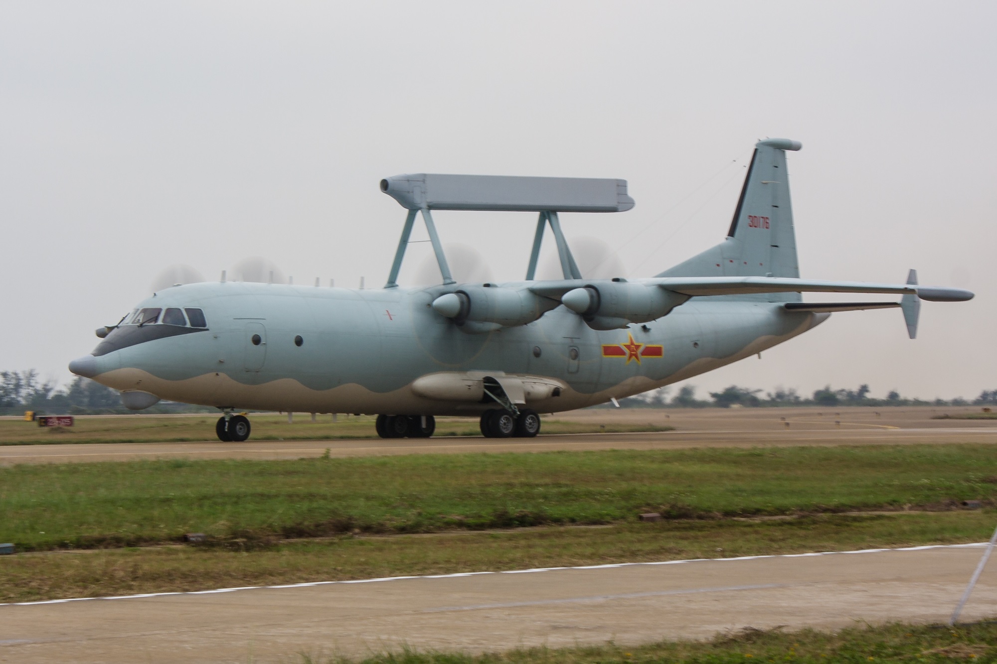 飞扬军事 20年前的今天，2006年6月3日，中国空军一架空警-200预警机在安