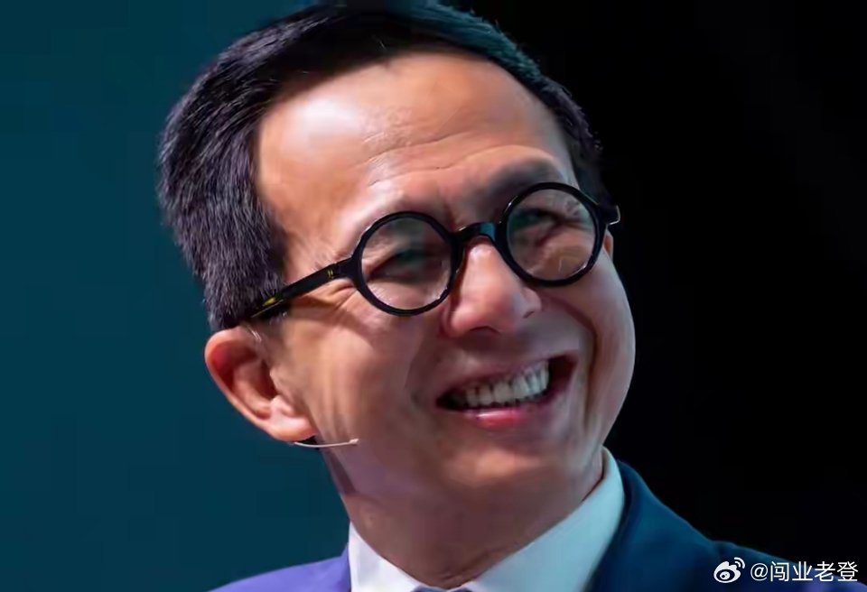 中国精准反制巴拿马！放弃180亿换5亿？两大航运巨头做两难抉择！巴拿马政府的高官