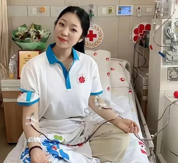 杭州21岁女孩在一家公司实习，突然向老板请假十天，老板怒气冲冲的问：“请这么多天