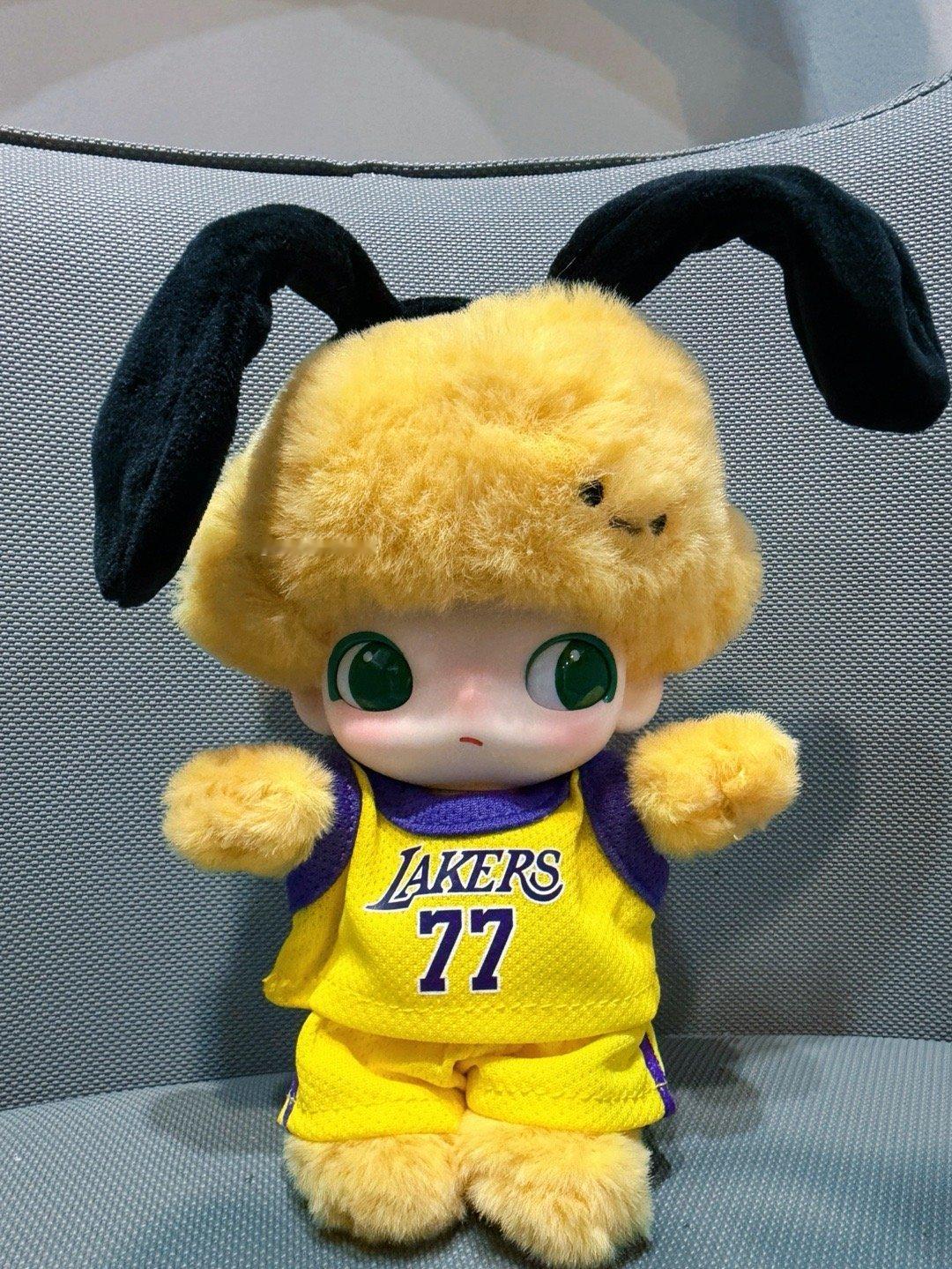 终于找到一只适合穿这套黄色球衣的崽了[yeah]🐶党就是最可爱的[太开心][太