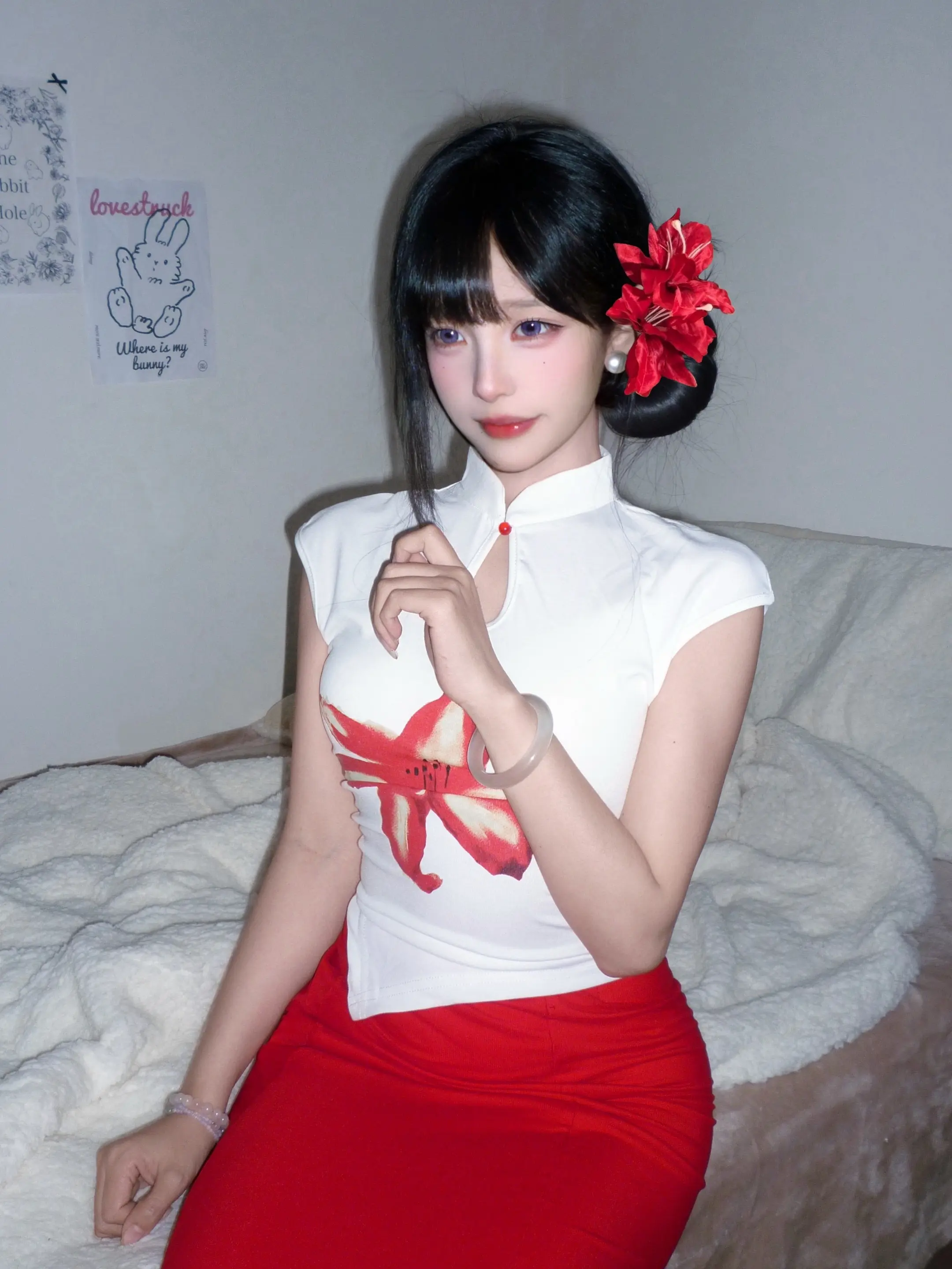 看着你抱着我 目光似月色寂寞