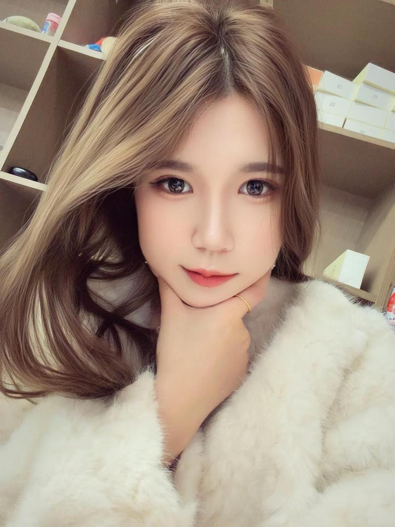 我的性格十分恶劣 但胜在脸实在太乖