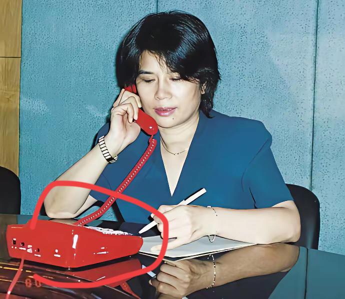 董明珠那时候打的电话是什么牌子的