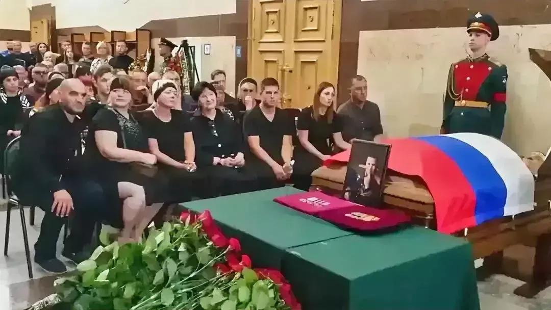 擦，恶毒的人咒骂死无全尸莫过于此吧！被腰斩的将军少之又少，这个或许是第一次？更何