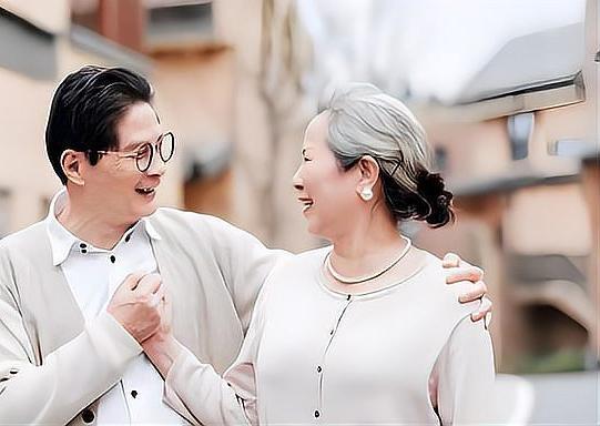 46岁上海icon独生女子去世，民政局接管财产。这种事情会越来越多。社区里一个单