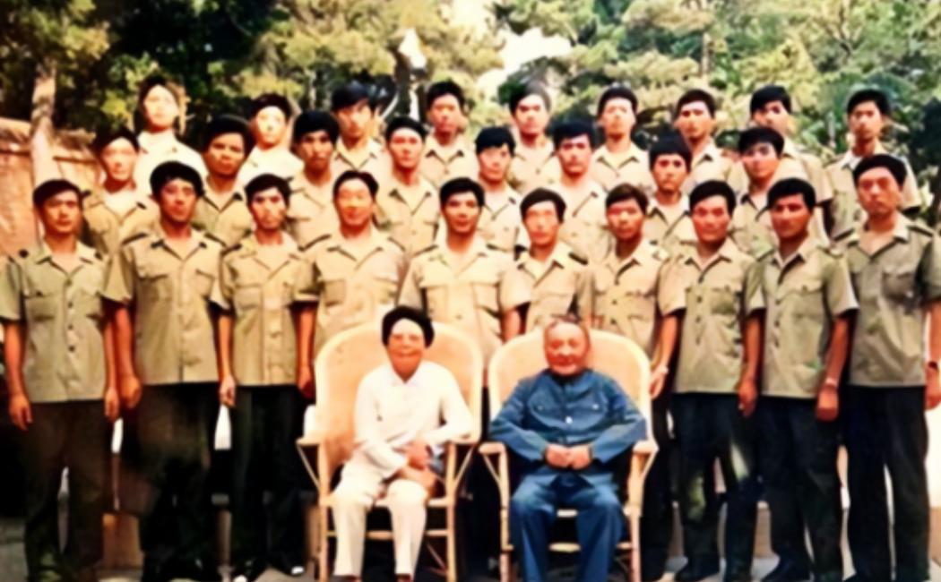 [太阳]1996年，曾任邓小平警卫员的马林准备结婚，双方家长见面商量婚事，不料岳