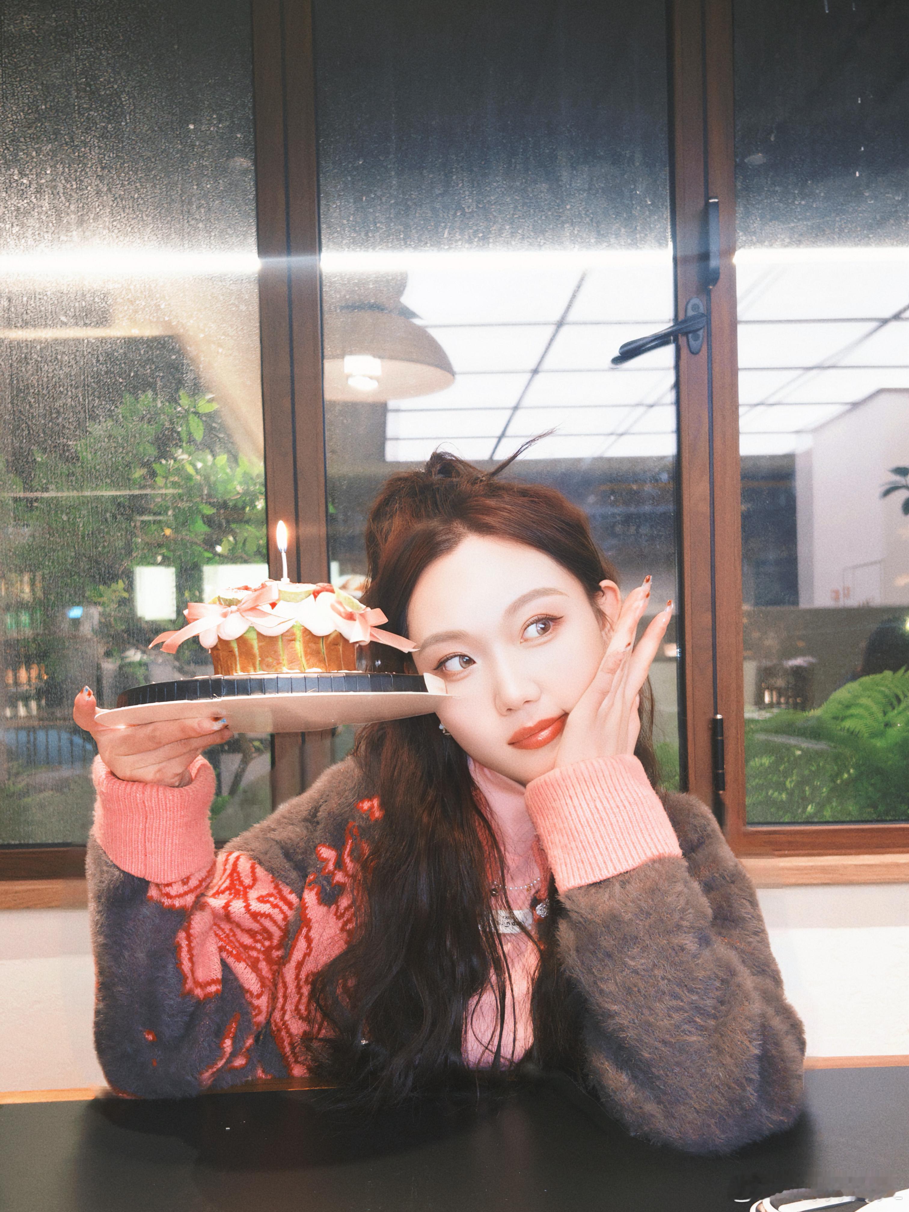 ：选了你最爱的巴斯克💓(今年的小蛋糕咱们就是每一个都适配当日ootd 默契住了