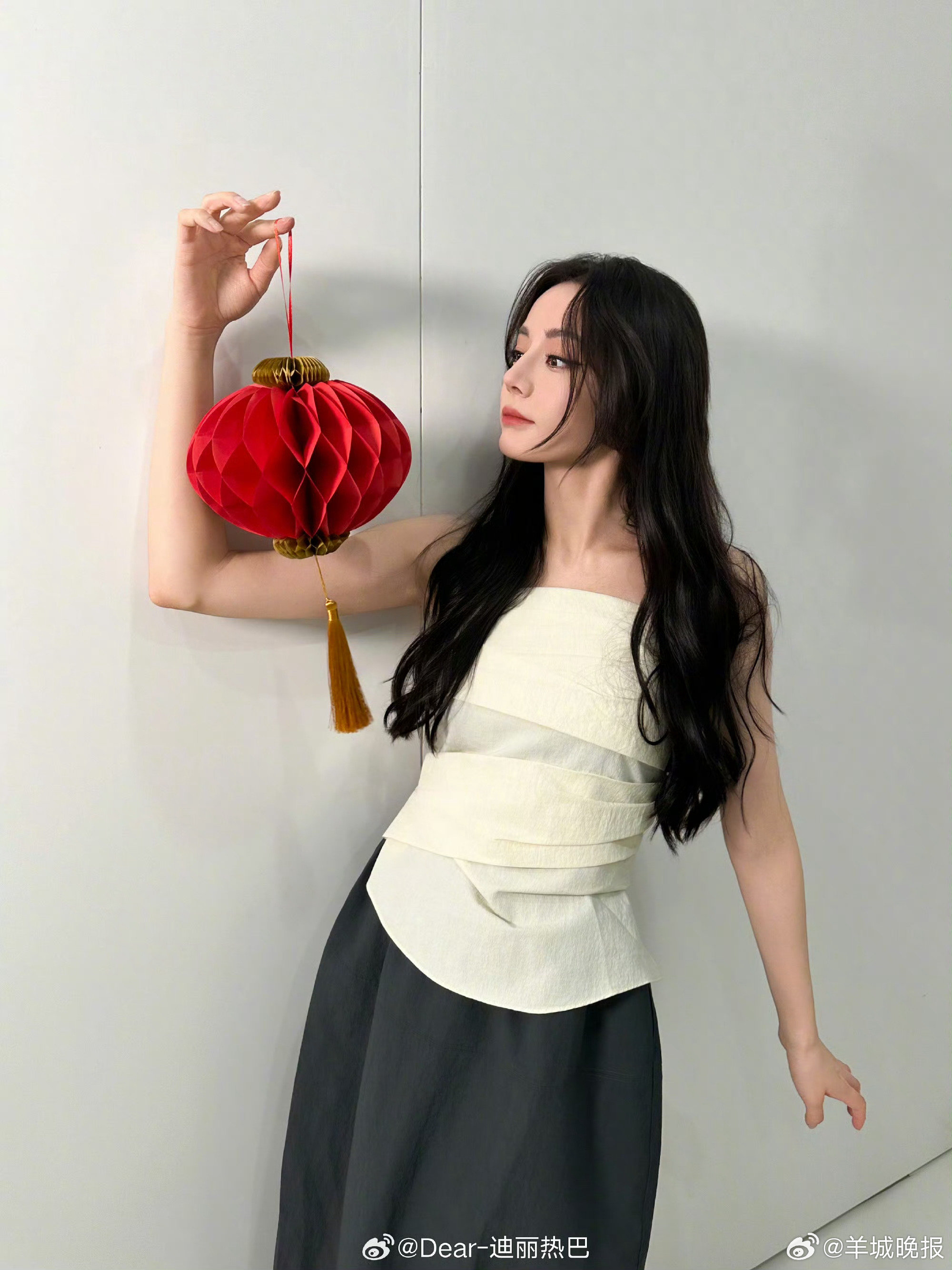 #迪丽热巴[超话]#  【你最期待和谁一起过中秋】秋日氛围感OOTD，哪张大片击