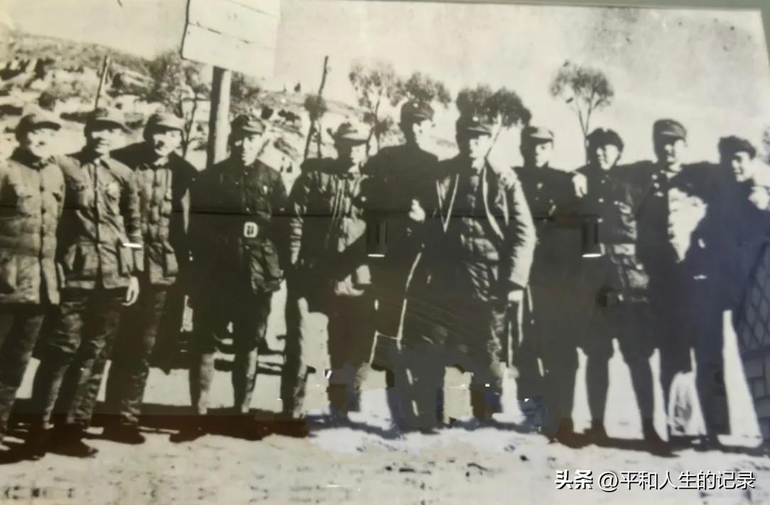 1938年9月，中共六届六中全会（扩大）在延安召开。
中共六届六中全会一般指中国