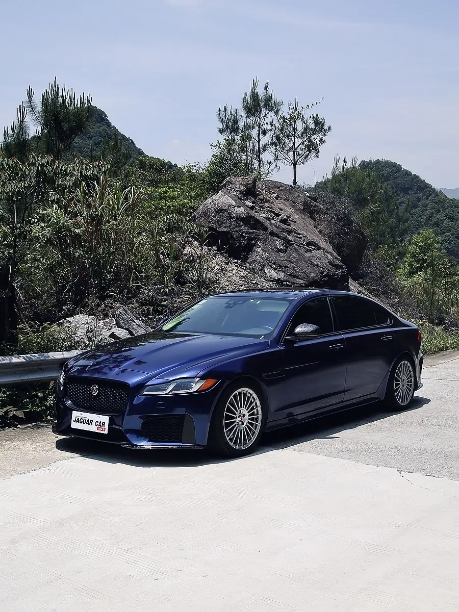 Blue Jaguar XF。