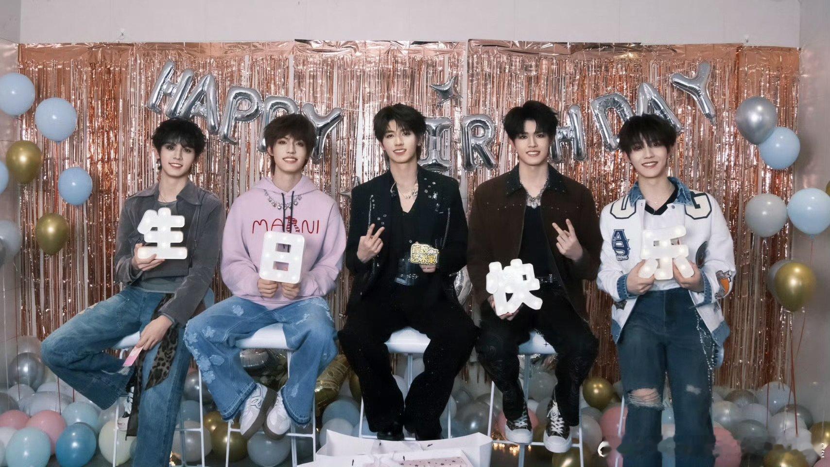 朱志鑫妈妈的信朱志鑫妈妈写的信看完朱志鑫妈妈写的信，被这样温柔细腻的爱深深感动了