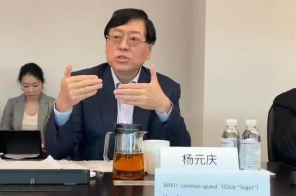 联想掌门人杨元庆表示，联想在今年初制定智能手机业务的增长计划，将加大对手机业务的