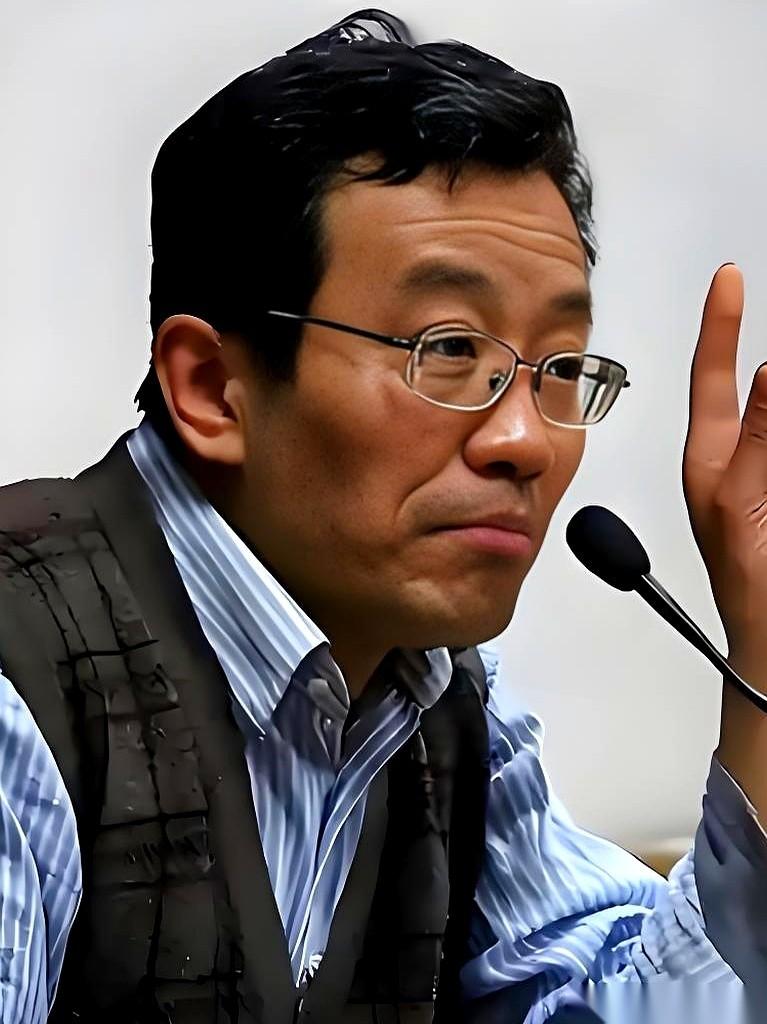 去年冬天，一个在杭州做电商、年流水八千万的老板，在自家大平层的阳台上往下看了半个