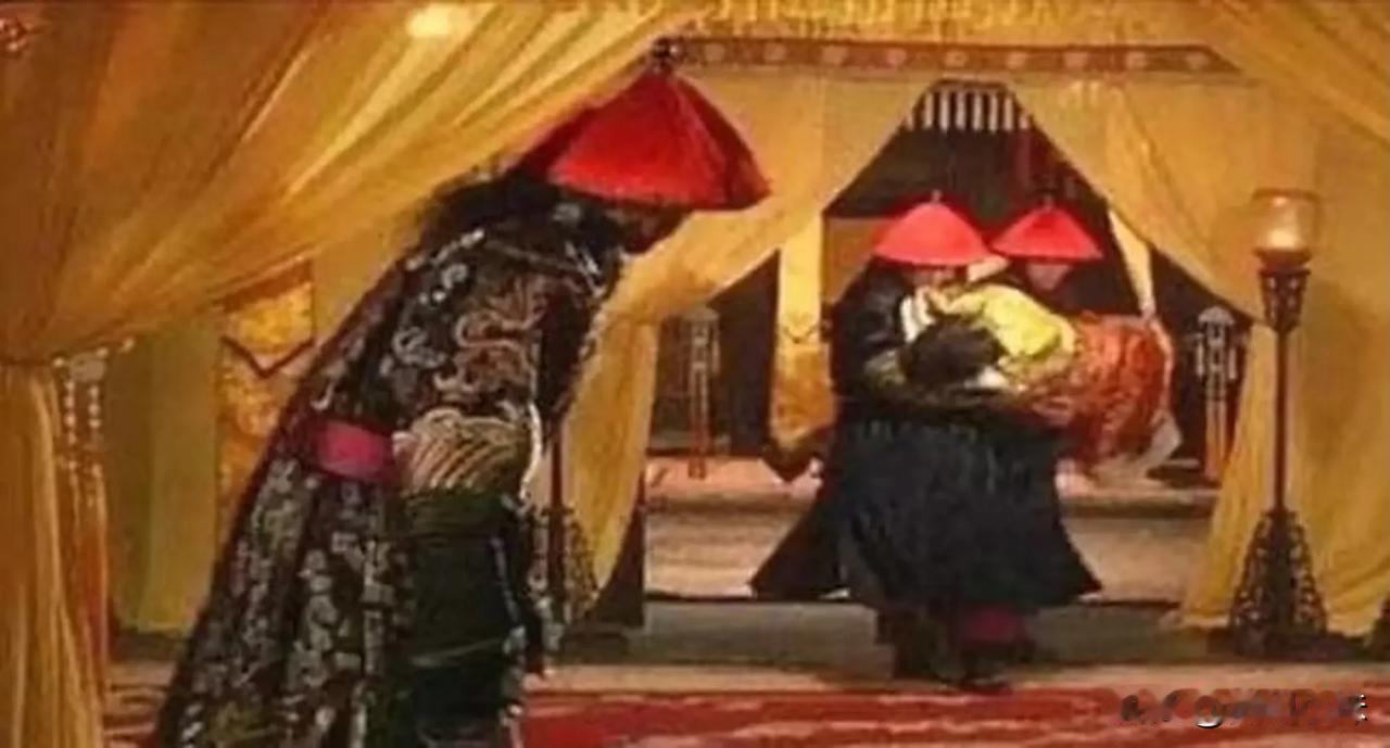 1729年，52岁的雍正招秀女马氏侍寝。夜晚，马答应被裹在厚被子里，送到了龙床之