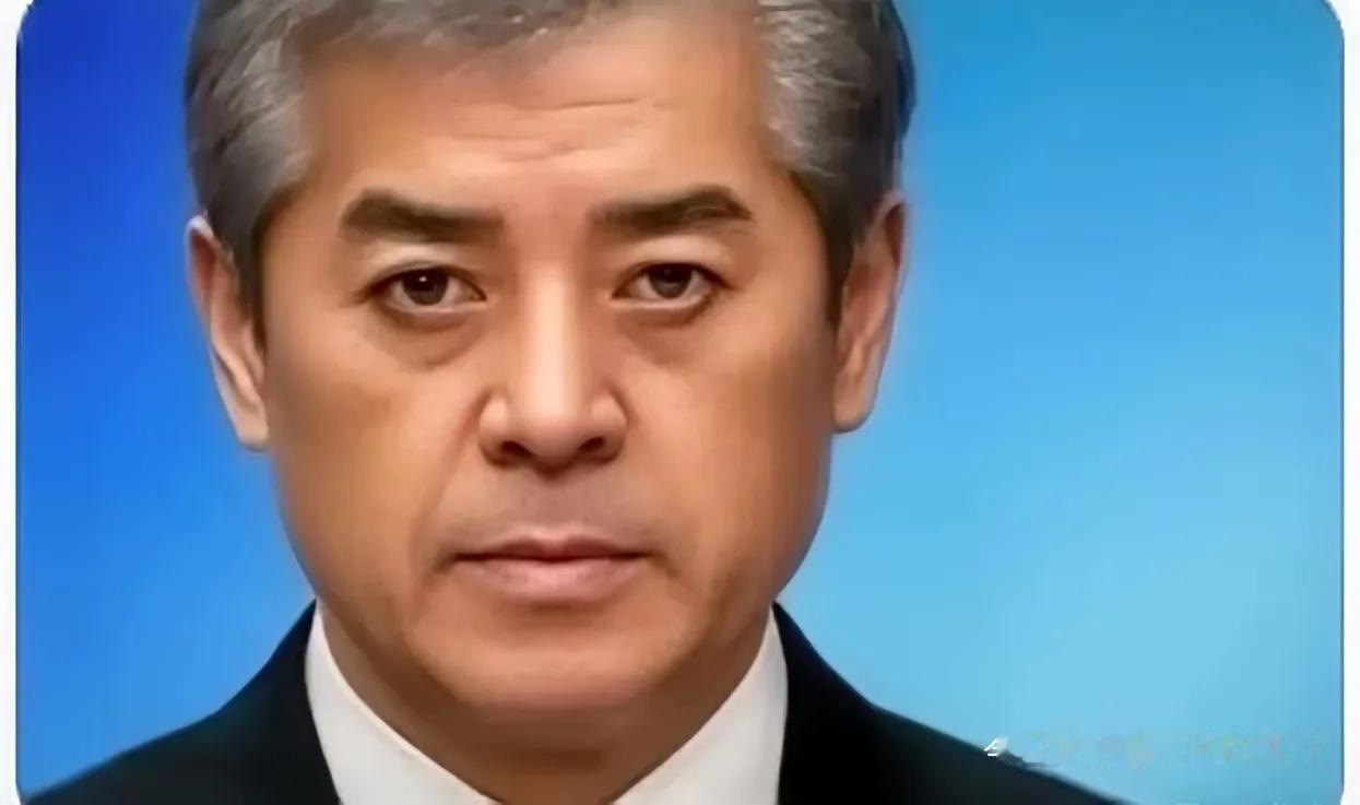 日本参议员青山繁晴在投降80周年时喊“别低估日本”，还抖出47吨钚能造百枚核弹的