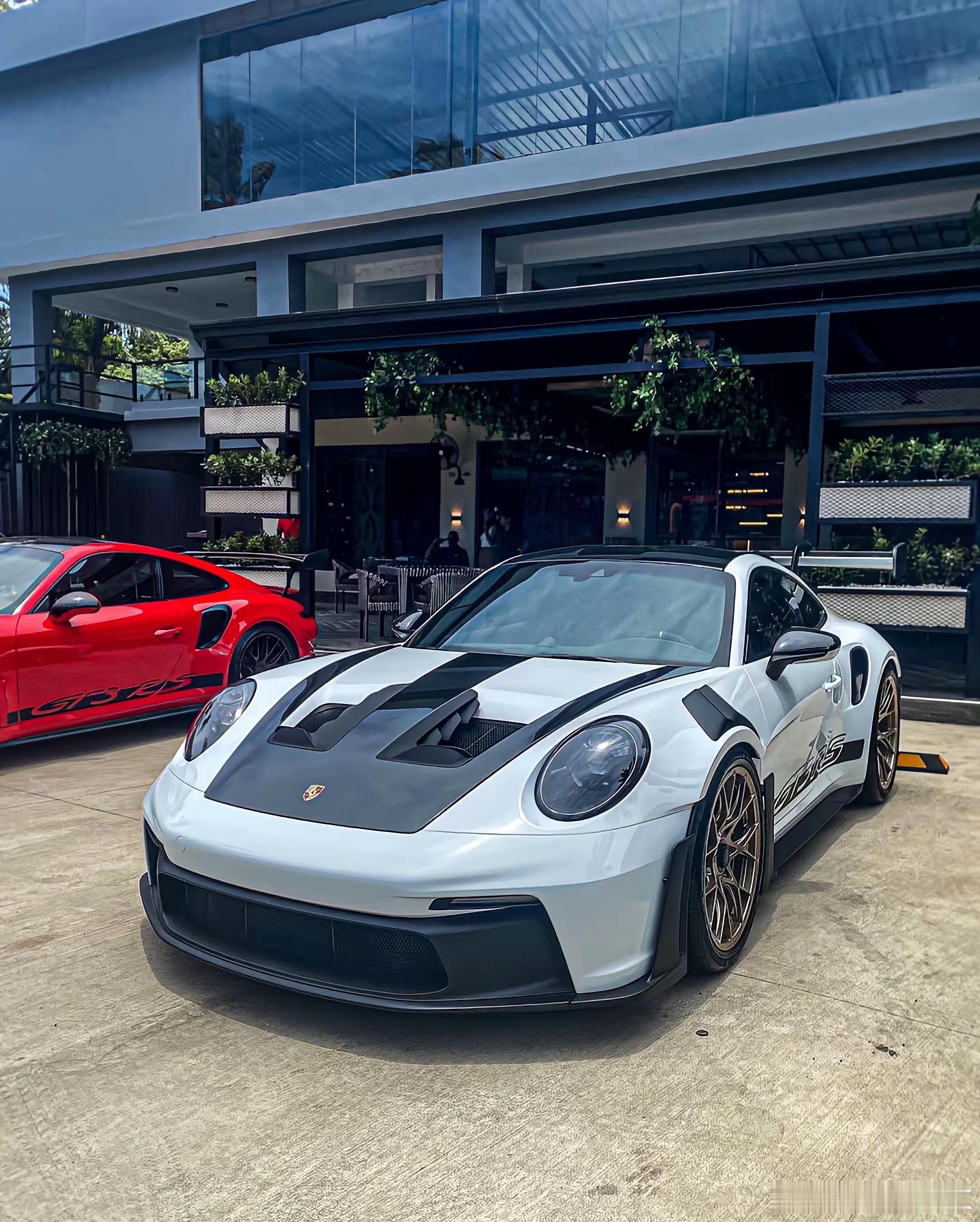 真打孔，赛道利器，中东大哥的保时捷GT3 RS。 ​​​