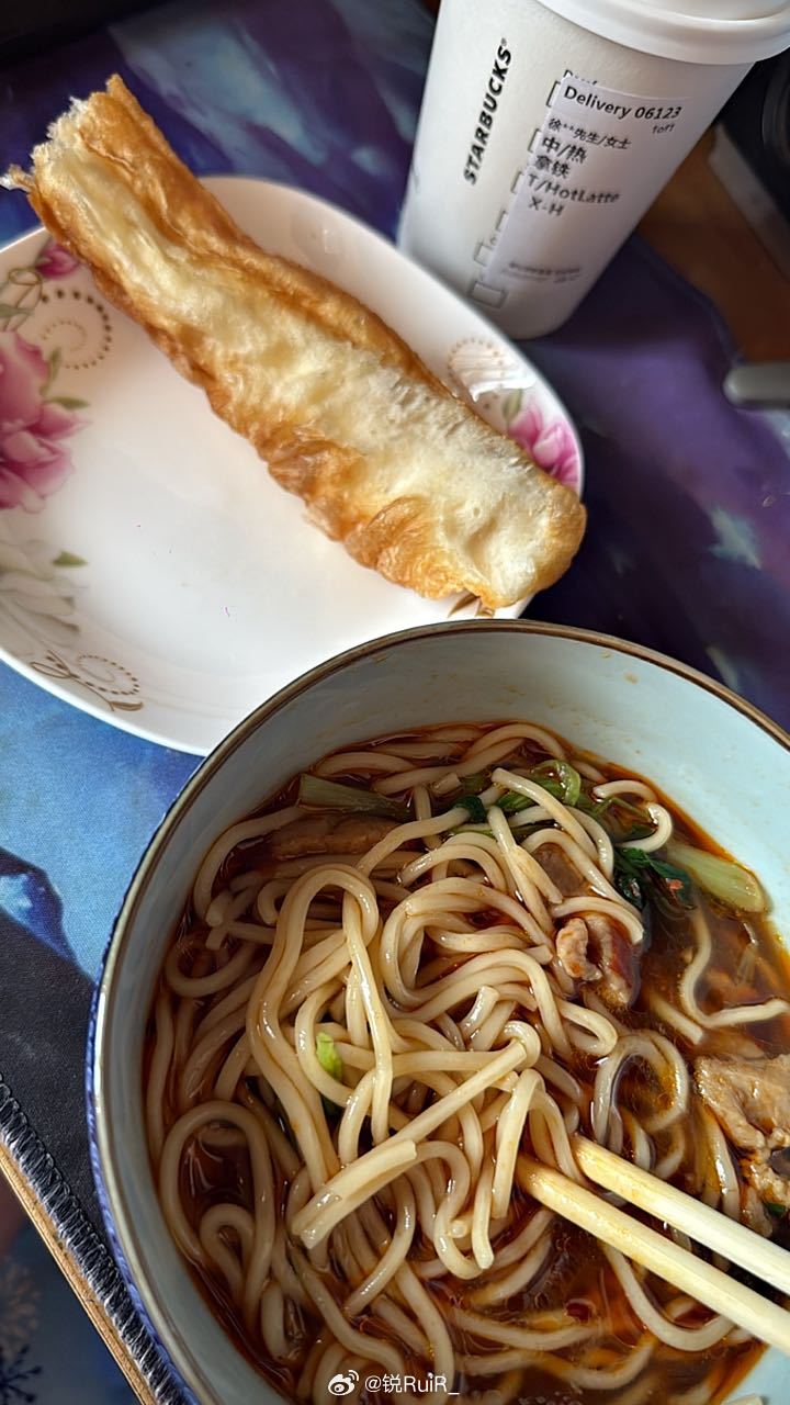 不应该吃面