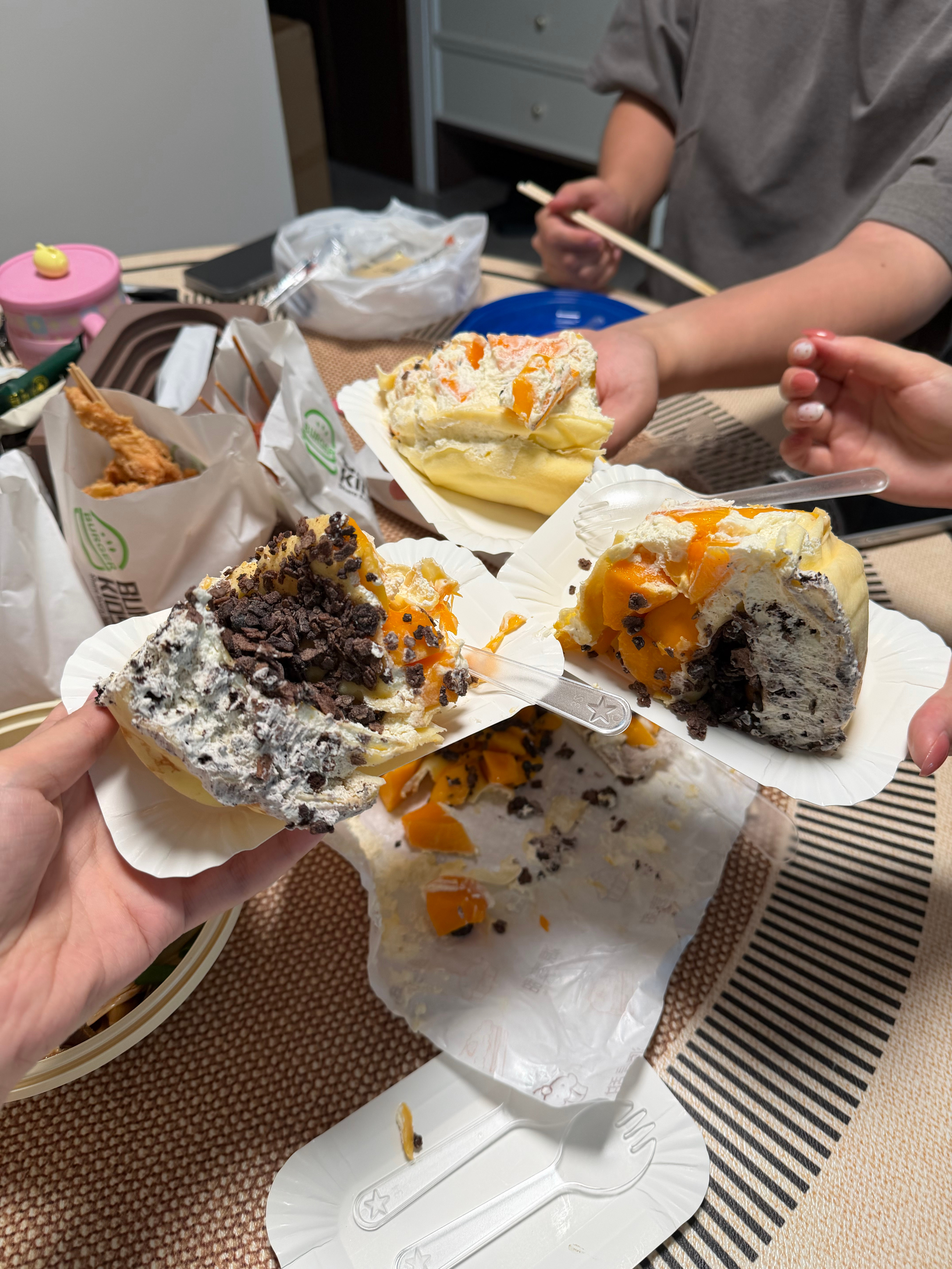生活手记终于吃上这个源麦甜了！我感觉还是得自己端着一个大的挖着吃来的爽！切块会品