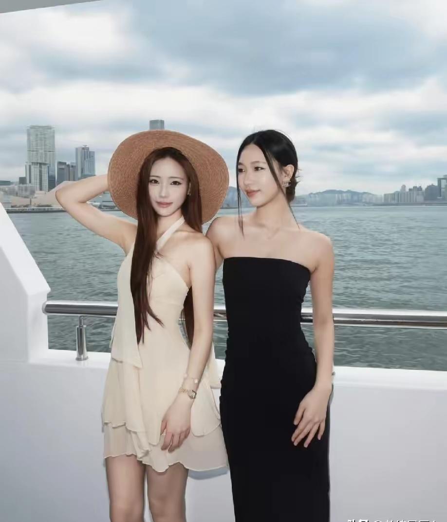 都说小S的二女儿是她最漂亮的女儿，实则不然，大女儿Elly才是最漂亮的。她酷帅十