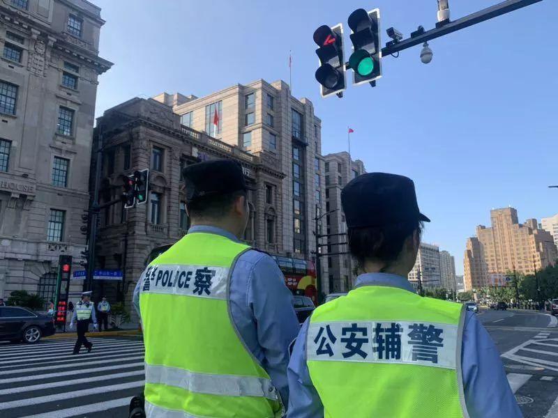 从现有的公开消息可知，事业编制岗位定向招录优秀辅警并非个例，而是部分地区正试点推