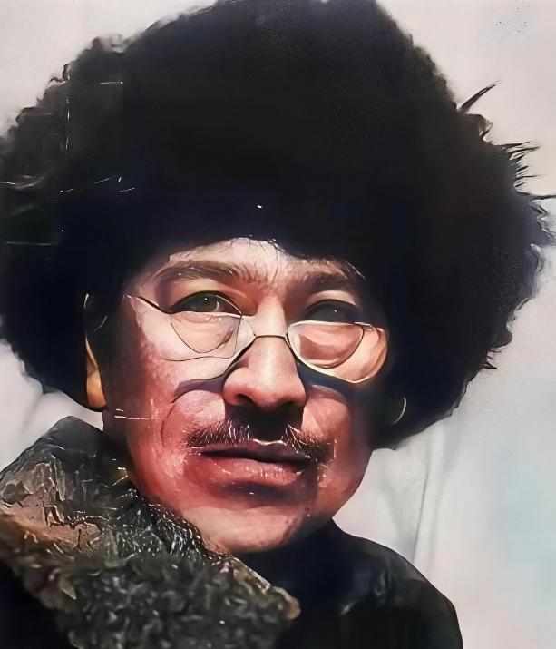 敦化城东沙河沿，原先立着吉东数得着的大宅门：东西两百来米，南北一百米，院墙厚八尺