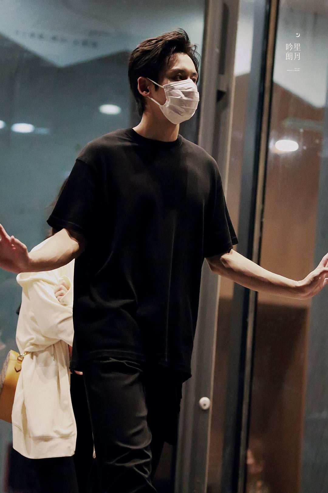龚俊 cpf 🍊  山河令 20210811 凌晨 张老师结束工作下班 