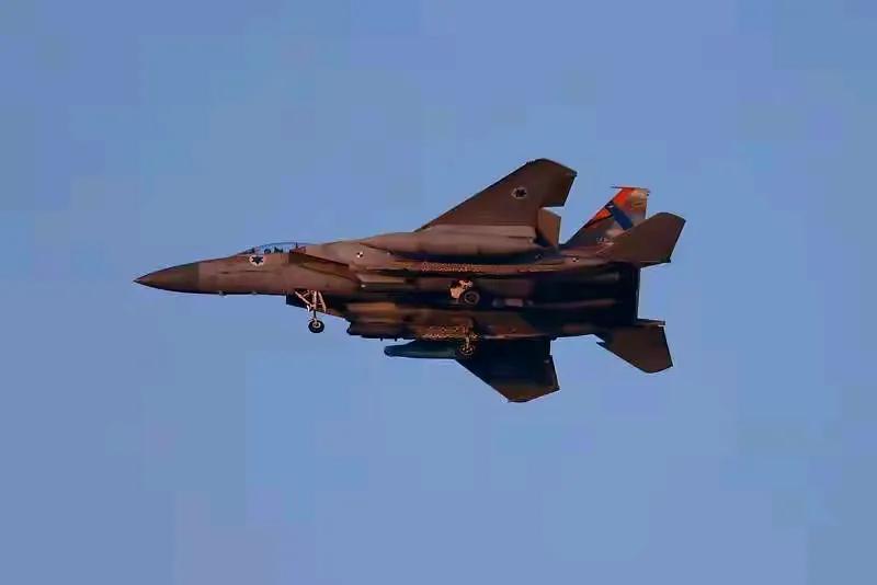 以色列花费 52 亿美元购买 F15 战斗机。11 月 7 日，以色列国防部签署