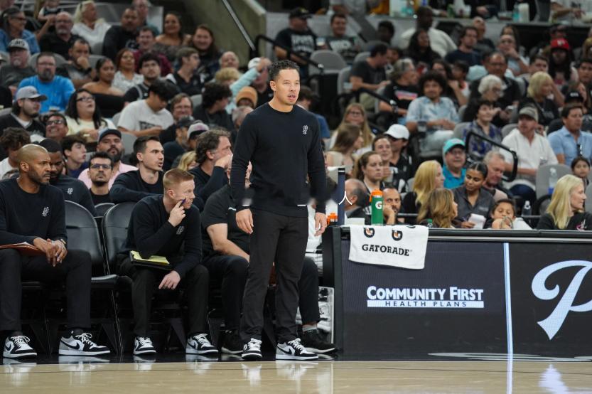 NBA常规赛，马刺119-94轻取奇才。马刺战绩来到19胜7负反超湖人升至西部第