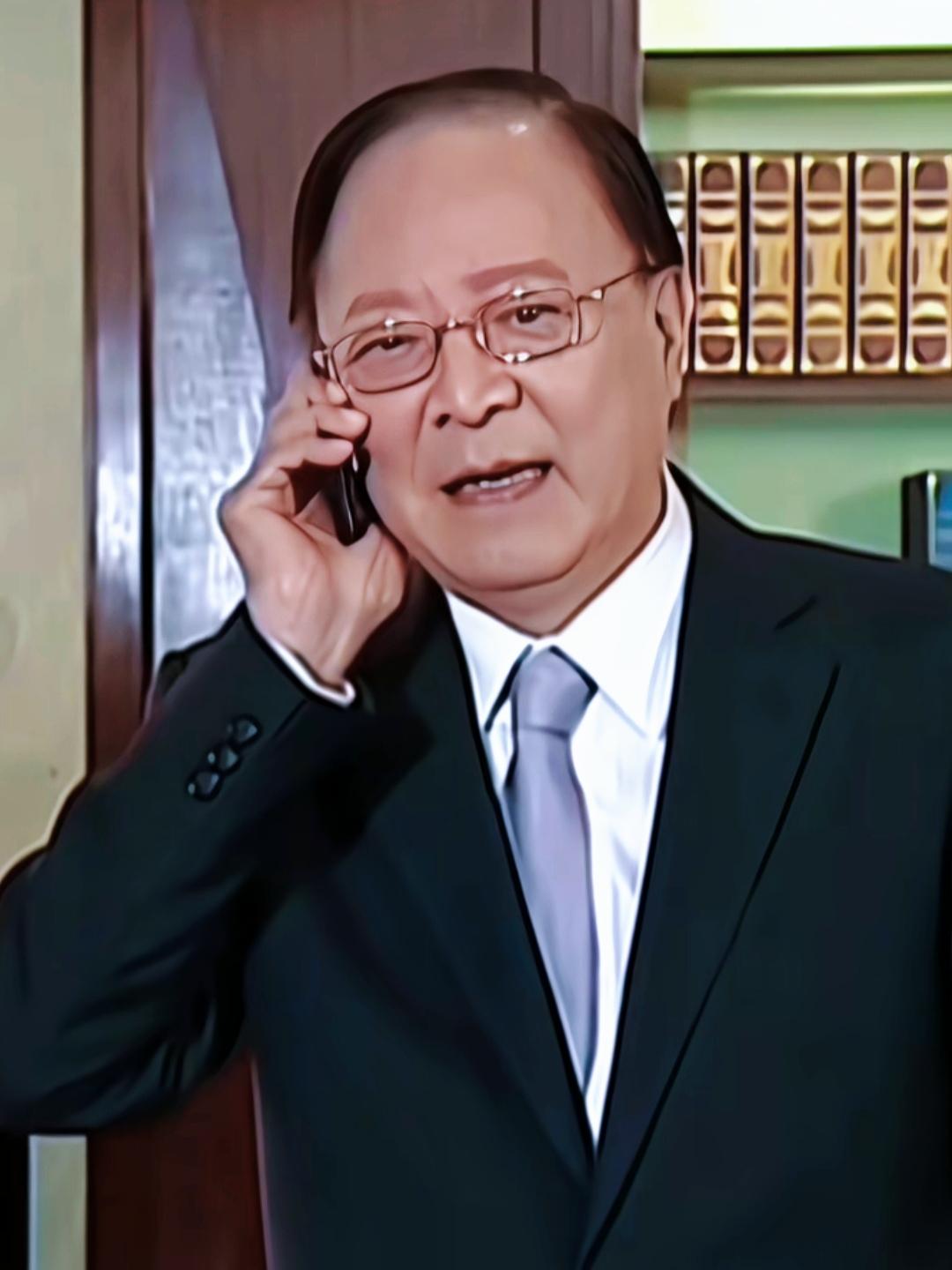 香港著名演员钟景辉去世，曾被尊为香港戏剧界的“一代宗师”

钟景辉1937年生于