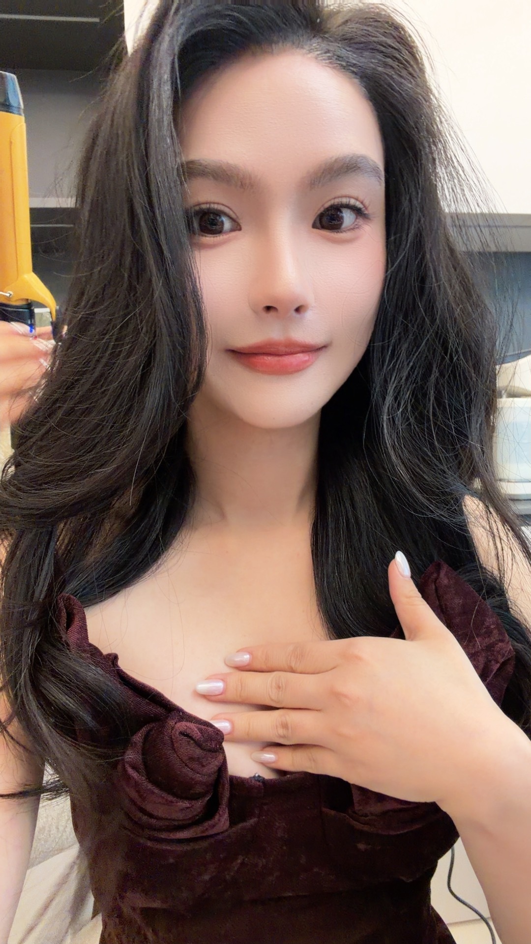 上次年会没穿的礼裙👗我跨年穿！！！我就说嘛……穿了让别人贼尴尬今天办公室整活 