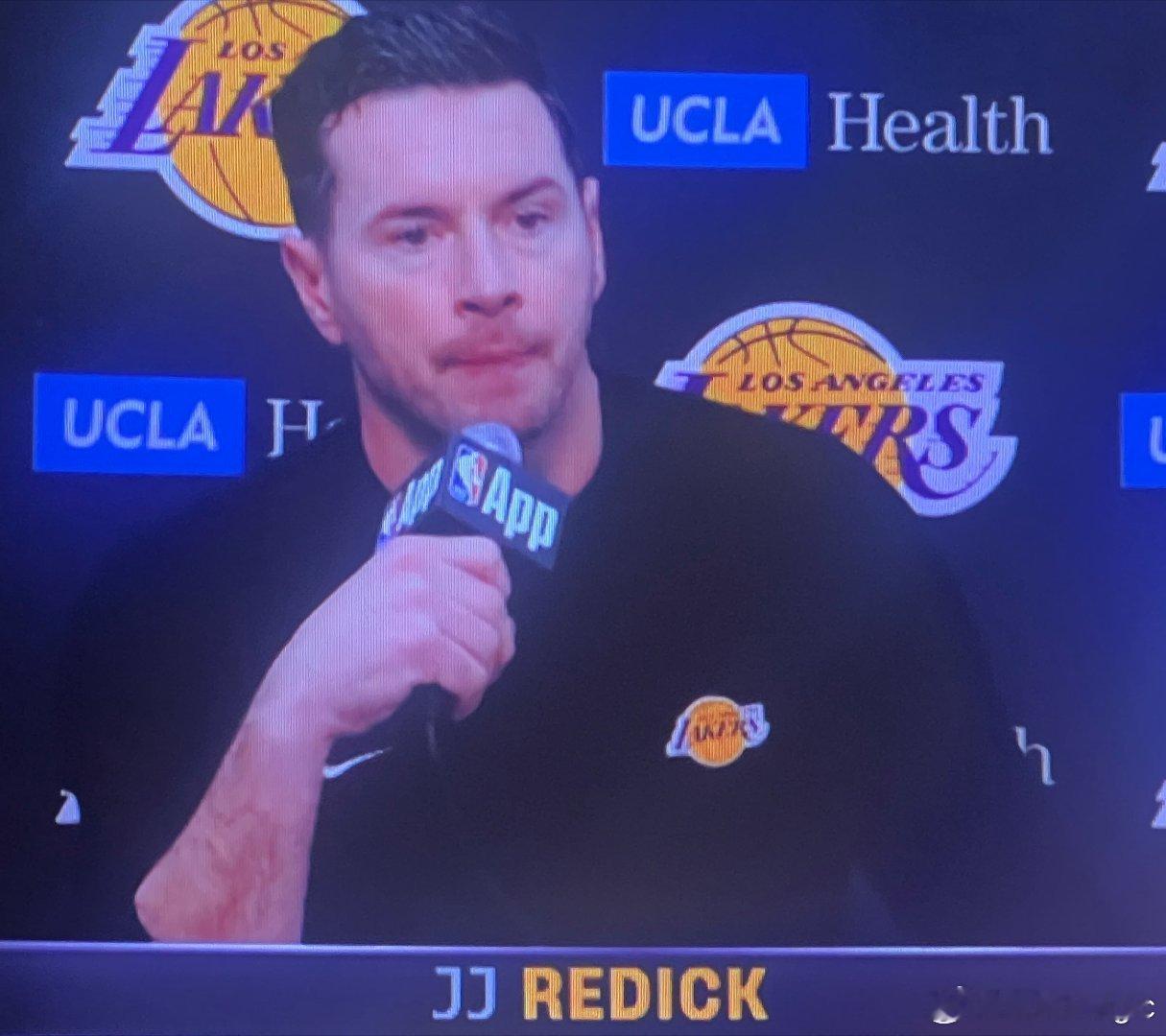 还知道啊，怎么不继续DNP了！雷迪克评价范德比尔特今日表现：“是他帮我们赢下了这