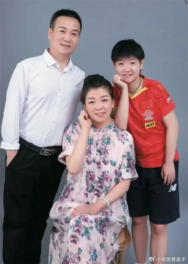 孙颖莎妈妈眼中的小魔王孙妈妈聊起女儿。她没有炫耀金牌的荣耀，没有强调世界第一的辉
