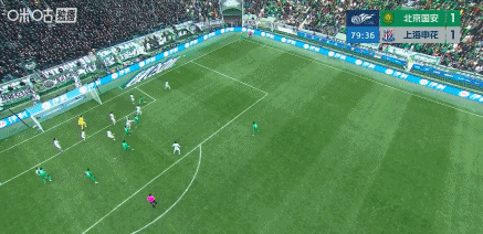 北京国安vs上海申花门将薛庆浩本场比赛最关键的一次救险。上海申花