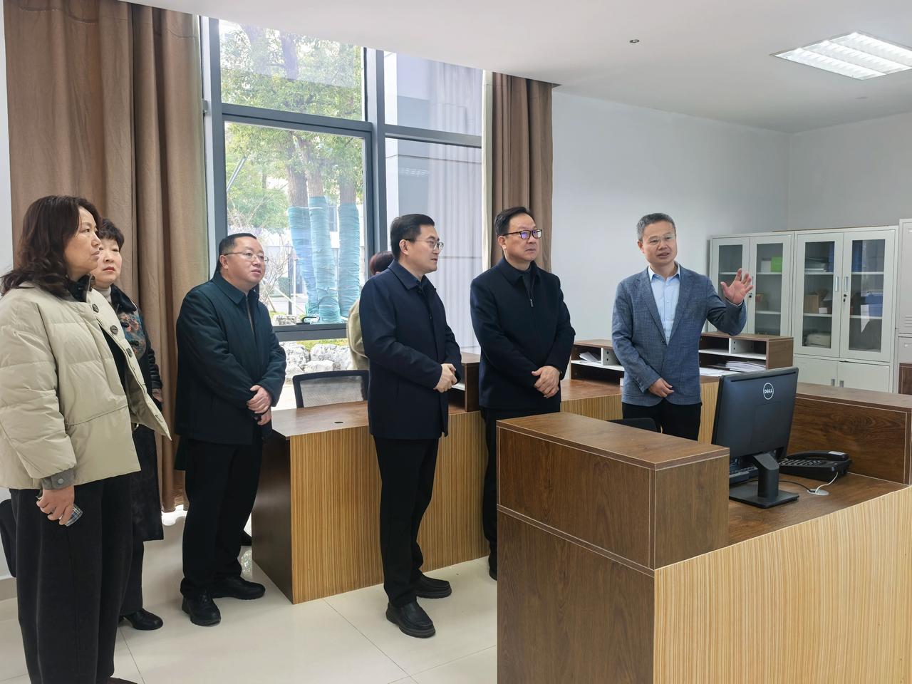 江苏盐城：县人大常委会组织视察人大代表社会事业发展观察点专题活动
12月24日，