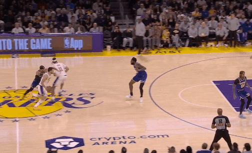 湖人击败尼克斯这场，本季最佳比赛？——此前对东西部前三：两败凯尔特人，一败骑士、