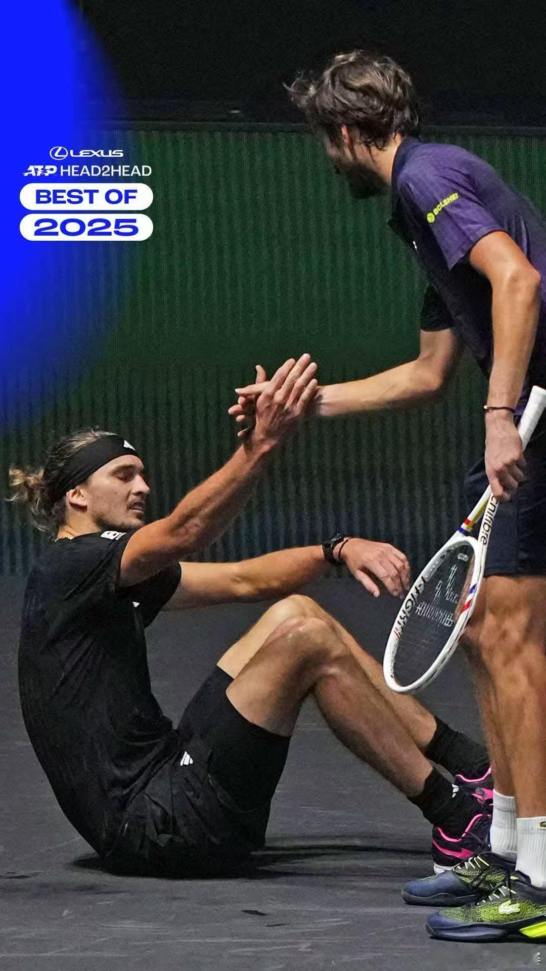 ATP年度对决回顾：梅德维德夫 2-1 兹维列夫哈雷半决赛：梅德维德夫 76(3