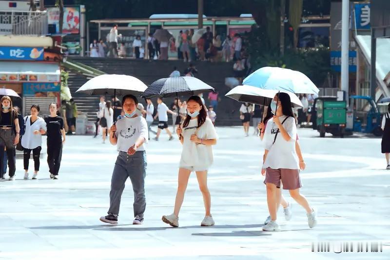 国家卫健委都劝你开空调了！研究实锤：硬扛高温催人老，危害堪比吸烟喝酒

  夏天