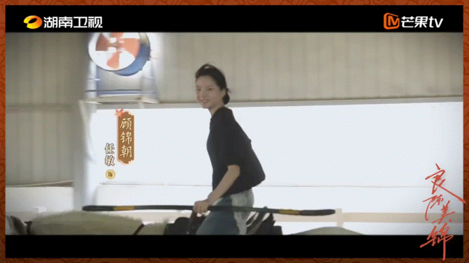 任敏骑马戏拒绝替身任敏三天学会了骑马 任敏拍骑马戏不用替身，三天硬是把自己练成了