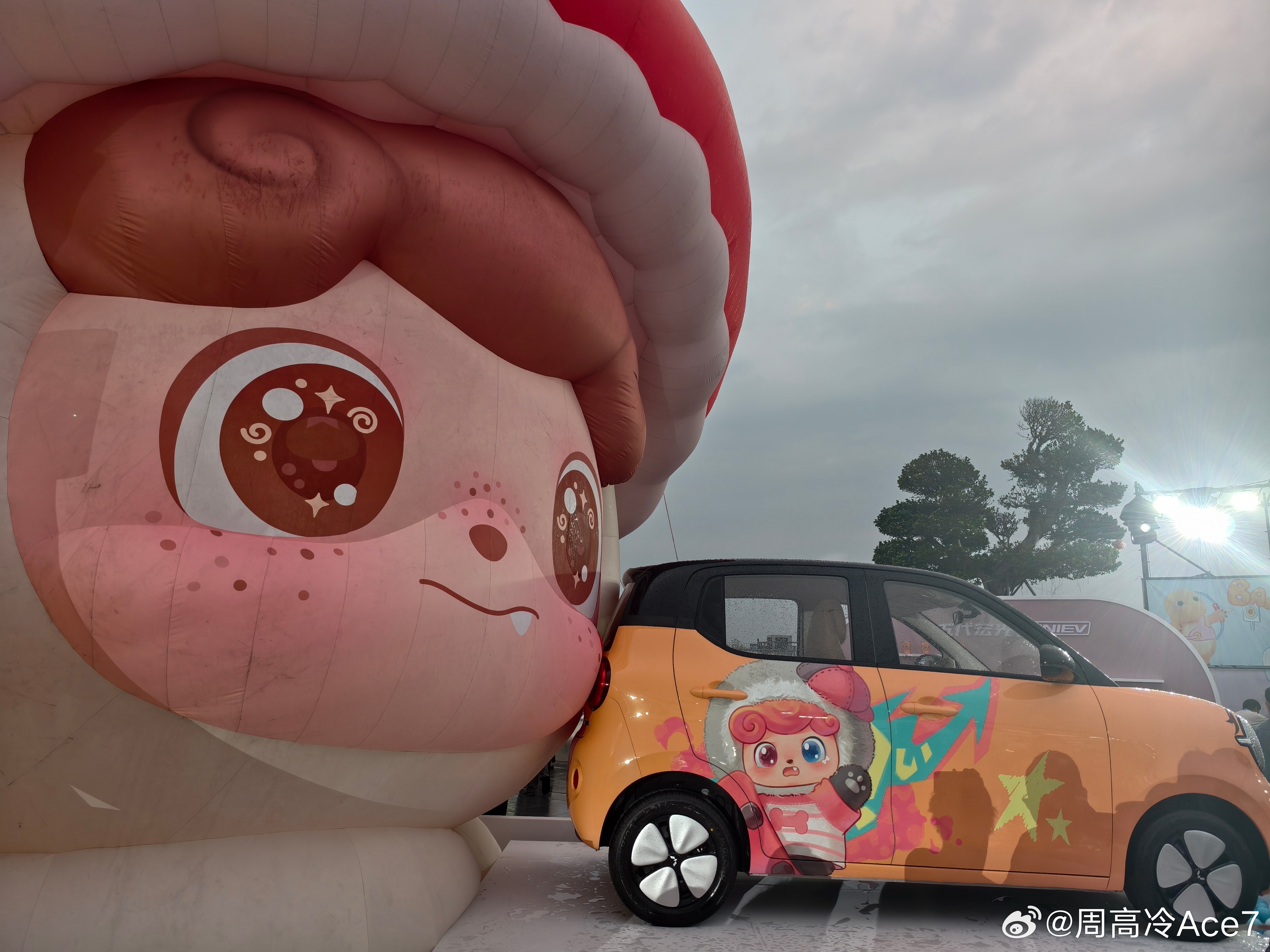 奶龙和MINIEV很配哟第五代宏光MINIEV上市 珠海·珠海大剧院