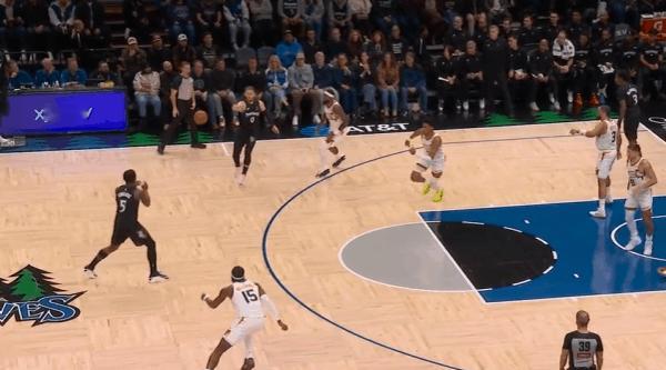 逐帧拆解：爱德华兹技术欣赏，对阵太阳狂砍40分图1队友拼抢到前板，华子接球后面对