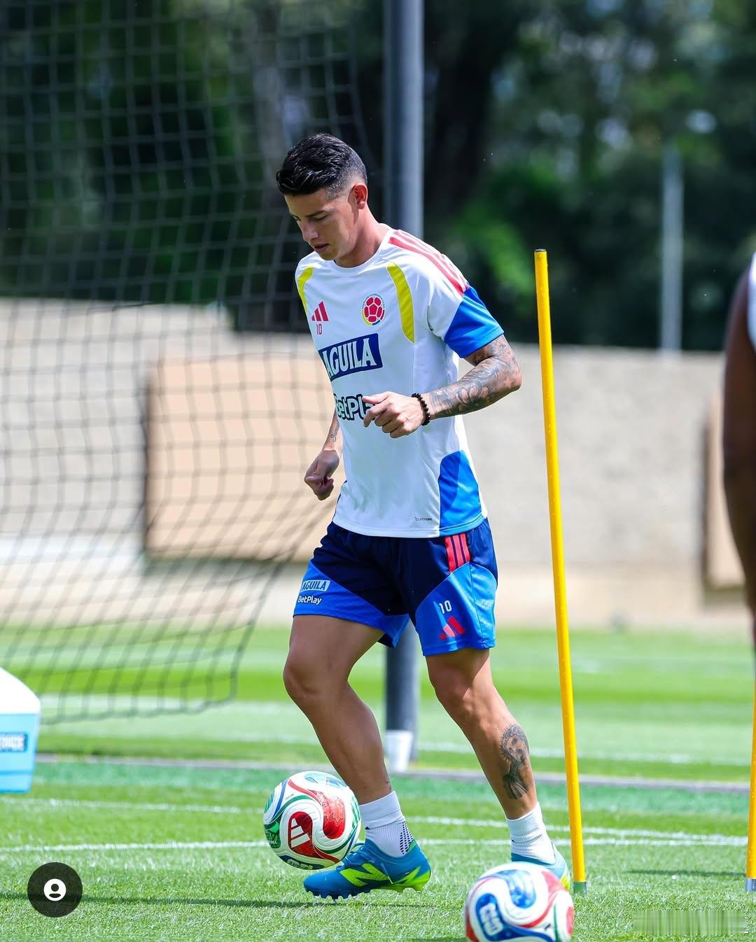 JR10J罗🇨🇴🔟todosconjames