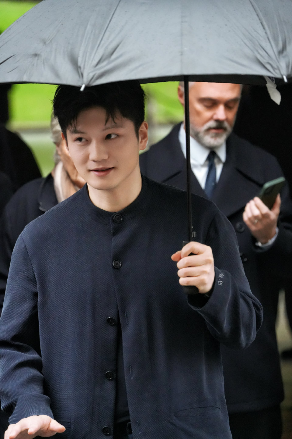 樊振东马龙会师米兰时装周 这个唯一超级金满贯也太好看了吧 又温柔又有少年感没有老