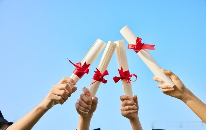大学生喜爱内容共创计划毕业季四年真的开了倍速食堂的煎饼果子还没吃够宿舍夜聊还没聊