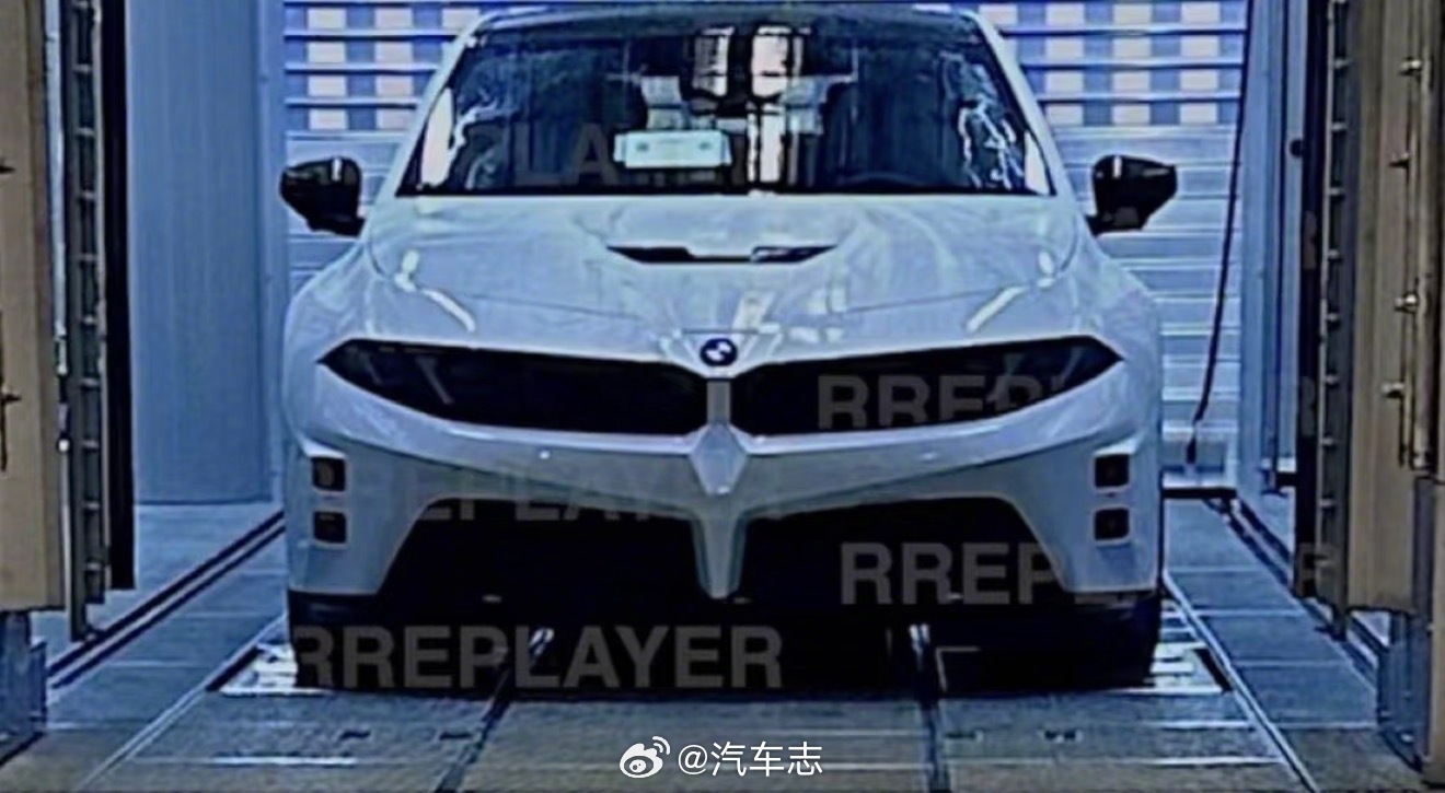 疑似下一代M3前脸设计，感觉像高达，你们觉得帅不帅？宝马宝马m3