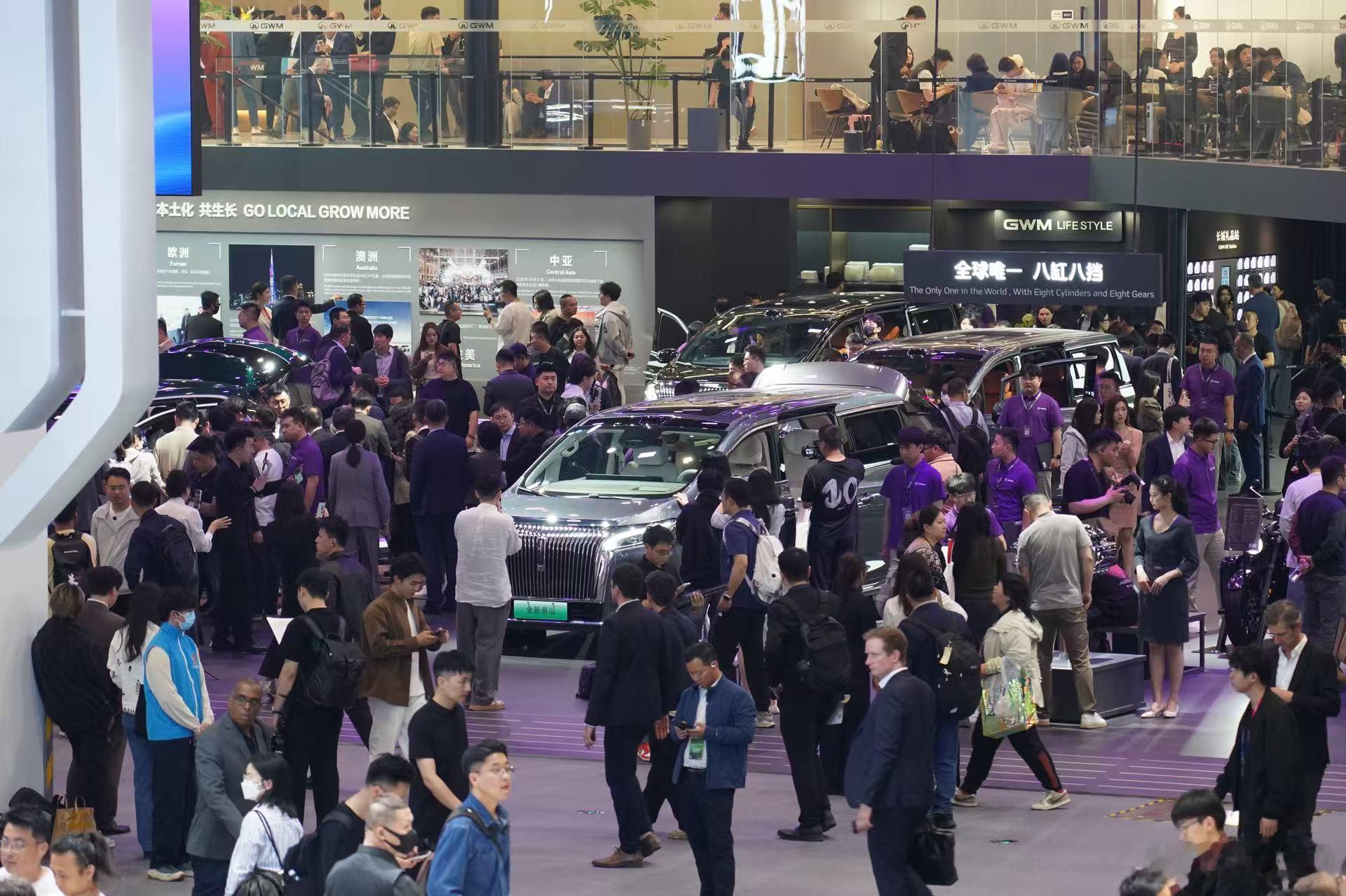 魏牌高山，已经连续7个月夺得新能源MPV销量冠军，而且高山销量的用户构成中，84