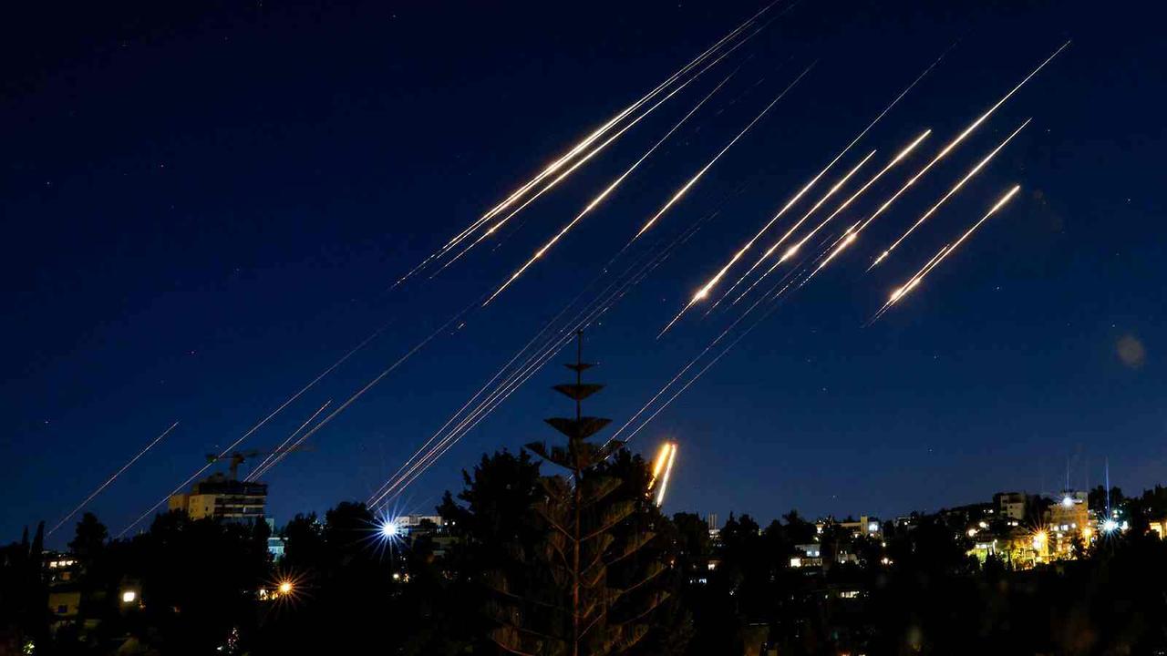 伊朗人没炸军营，先砸了气田，能源成了新战场，平民却在别国挨炸

3月18号那天，