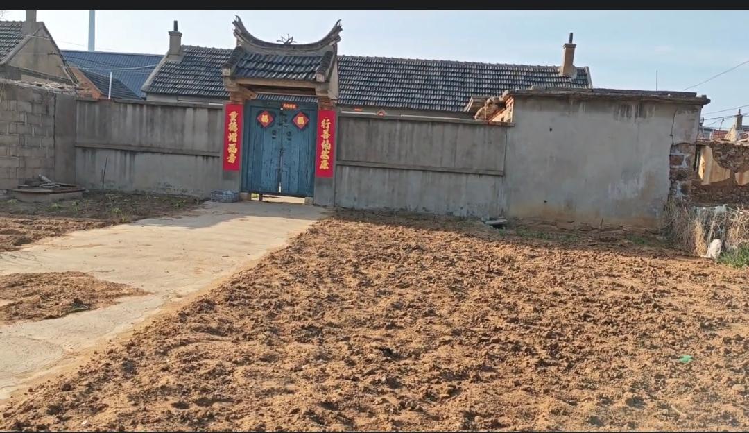 很多朋友问我免费领取小院是真的吗？回答是肯定的。我这次陪粉丝去看小院，这些小院状