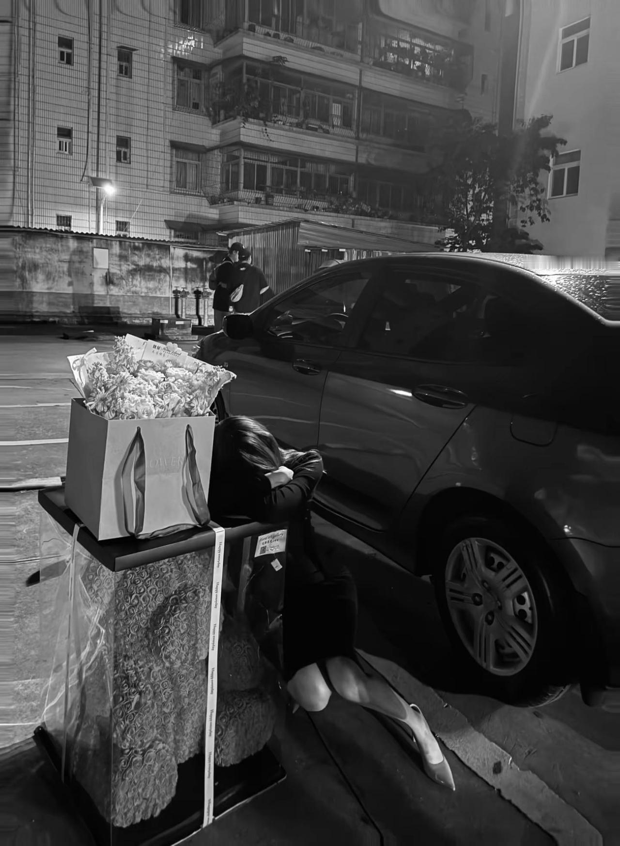 我已经习惯在凌晨三点掉进思念你的深渊