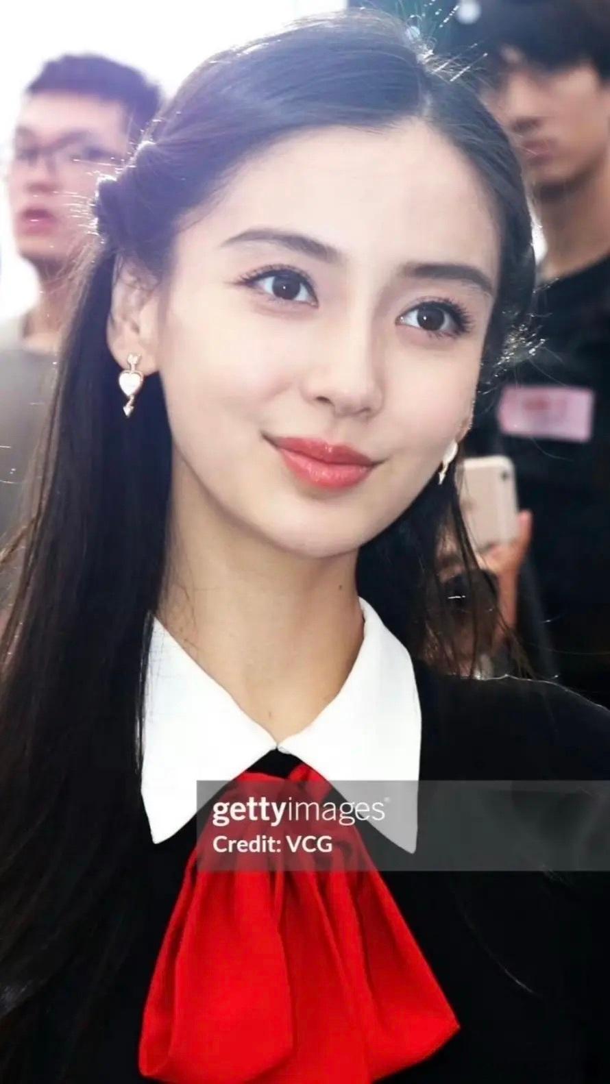 白鹿Angelababy G社镜头下的正脸生图 你觉得谁更权威？ 